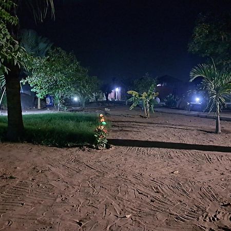 ThiesLa Fandenoise住宿加早餐旅馆 外观 照片